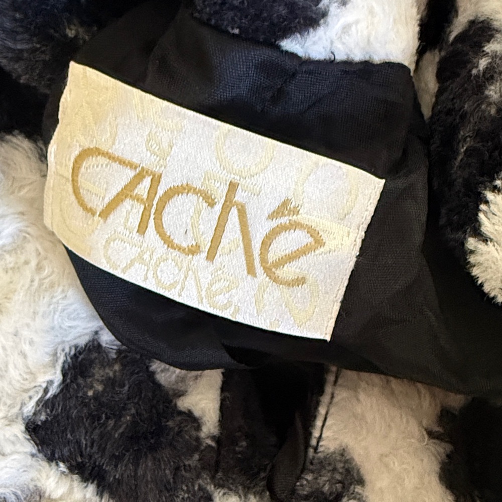 Y2K Cache Cow Faux Fur Trench Coat - Picture 7 of 9
